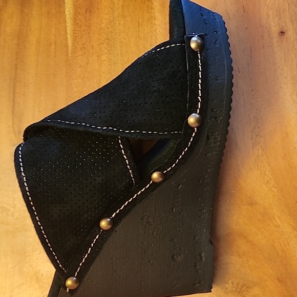 Sbicca Declan Black Suede Wedge NWT size 9 - Picture 3 of 11